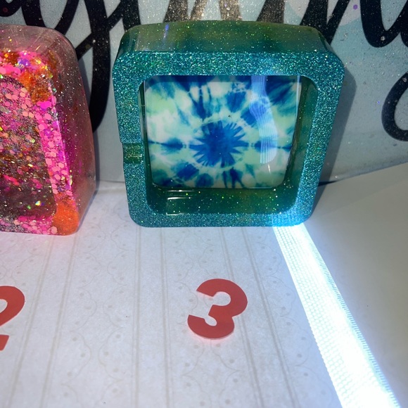 Ashtrays - Picture 8 of 11